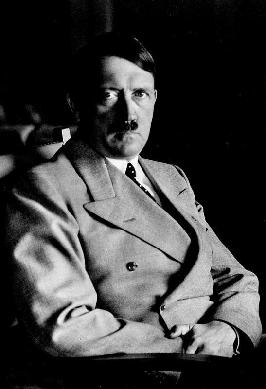 Темная харизма Адольфа Гитлера. Ведущий миллионы в пропасть