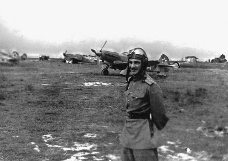 Защищая Родину. Летчицы Великой Отечественной Защищая Родину. Летчицы Великой Отечественной