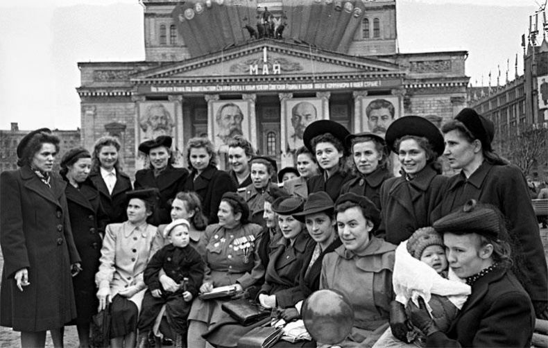 Защищая Родину. Летчицы Великой Отечественной Защищая Родину. Летчицы Великой Отечественной