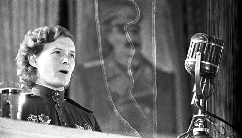 Защищая Родину. Летчицы Великой Отечественной Защищая Родину. Летчицы Великой Отечественной
