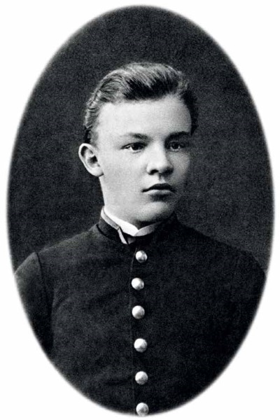 Председатель Совета народных комиссаров Владимир Ильич Ленин