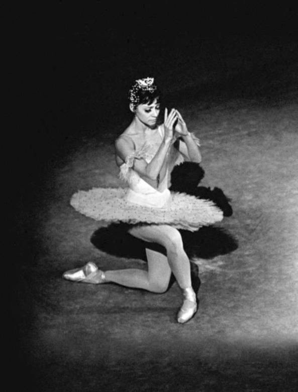 100 великих мастеров балета