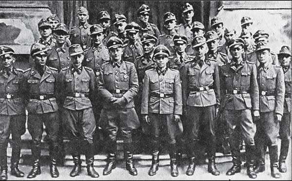 Командиры национальных формирований СС