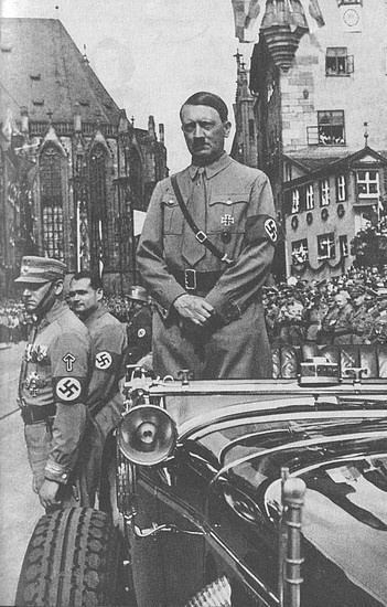 Адольф Гитлер. Жизнь под свастикой