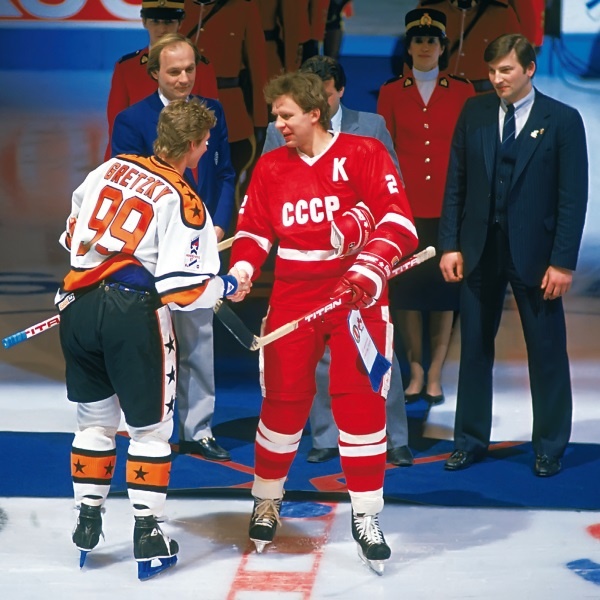 Стенка на стенку. Хоккейное противостояние Канада-Россия