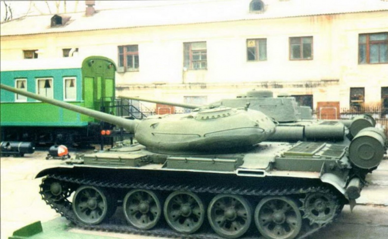 Средний танк Т-54