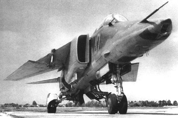Истребитель-бомбардировщик МиГ-27