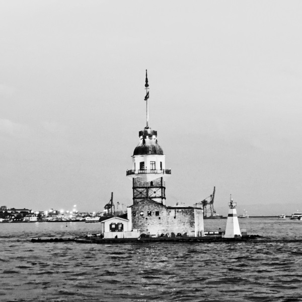 На берегах Босфора. Стамбул в рецептах, историях и криках чаек