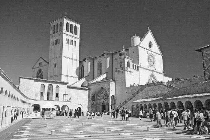 Умбрия – зеленое сердце Италии. Тайна старого аббатства и печенье святого Франциска