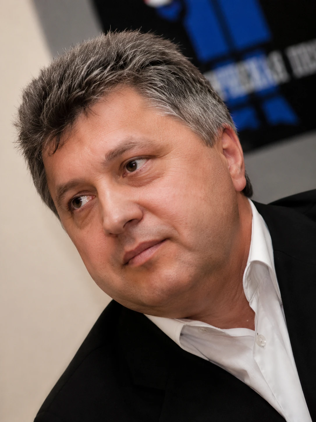 Иван Любенко