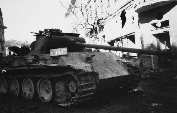 Иллюстрация к книге — Последние контрудары Гитлера. Разгром Панцерваффе [i_031.jpg]