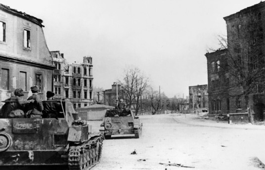 Иллюстрация к книге — Разгром 1945. Битва за Германию [i_055.jpg]