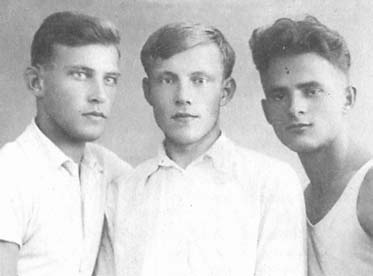 Иллюстрация к книге — &quot;Артиллеристы, Сталин дал приказ!&quot; Мы умирали, чтобы победить [_02.jpg]
