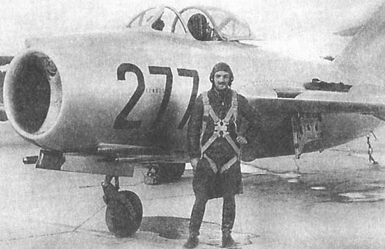 Иллюстрация к книге — Мы - дети войны. Воспоминания военного летчика-испытателя [i_021.jpg]