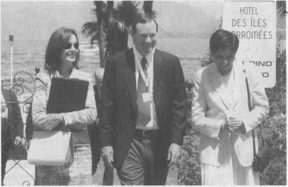 Иллюстрация к книге — Кто правит миром? Или вся правда о Бильдербергском клубе [i_004.jpg]