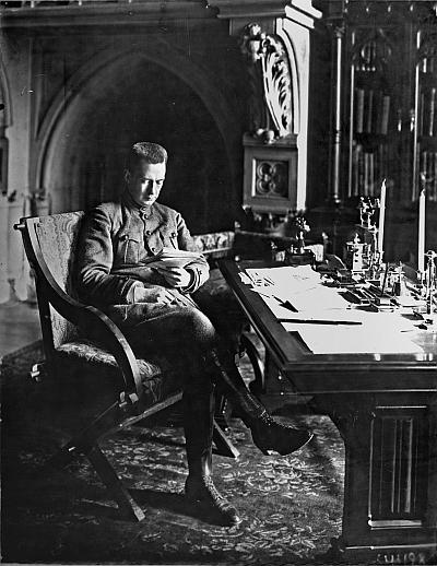 Иллюстрация к книге — Большевики. 1917 [i_026.jpg]