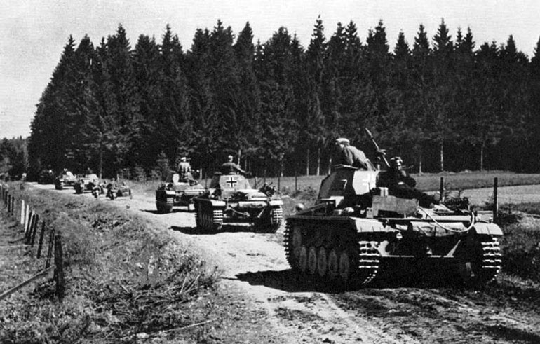 Иллюстрация к книге — Кто натравил Гитлера на СССР. Подстрекатели «Барбароссы» [Autogen_eBook_id33.jpg]