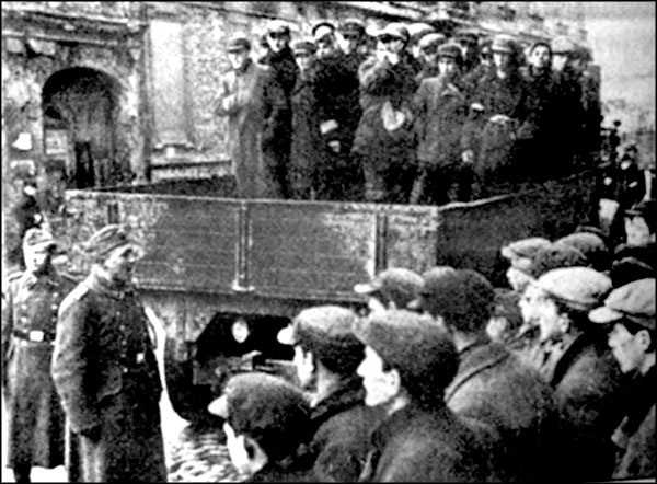 Иллюстрация к книге — &quot;Крестовый поход на Восток&quot;. Гитлеровская Европа против России [_285.jpg]