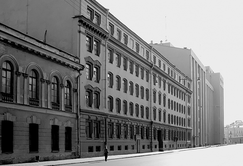 Иллюстрация к книге — Даниил Хармс. Жизнь человека на ветру [i_141.jpg]