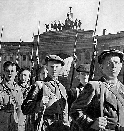 Иллюстрация к книге — Блокада Ленинграда. Полная хроника - 900 дней и ночей [i_015.jpg]