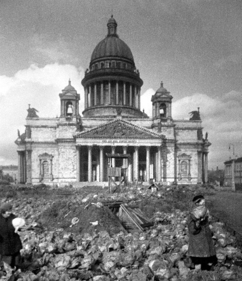 Иллюстрация к книге — Блокада Ленинграда. Полная хроника - 900 дней и ночей [i_079.jpg]