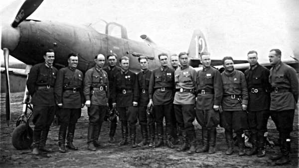 Иллюстрация к книге — Мы дрались на истребителях [block_001832_page_769_image_0001.jpg]