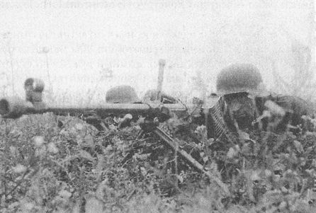 Иллюстрация к книге — &quot;Фаустники&quot; в бою [i_067.jpg]