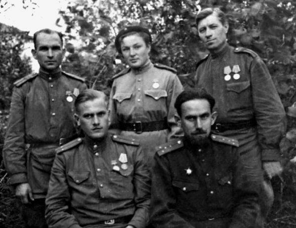 Иллюстрация к книге — Фронтовые разведчики. &quot;Я ходил за линию фронта&quot; [i_020.jpg]