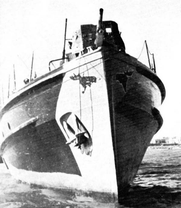 Иллюстрация к книге — Черноморский флот в Великой Отечественной войне. Краткий курс боевых действий [i_024.jpg]