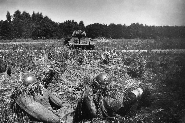 Иллюстрация к книге — Освобождение. Переломные сражения 1943 года [i_033.jpg]