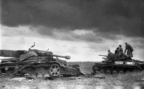 Иллюстрация к книге — Освобождение. Переломные сражения 1943 года [i_077.jpg]