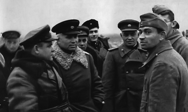 Иллюстрация к книге — Освобождение. Переломные сражения 1943 года [i_112.jpg]