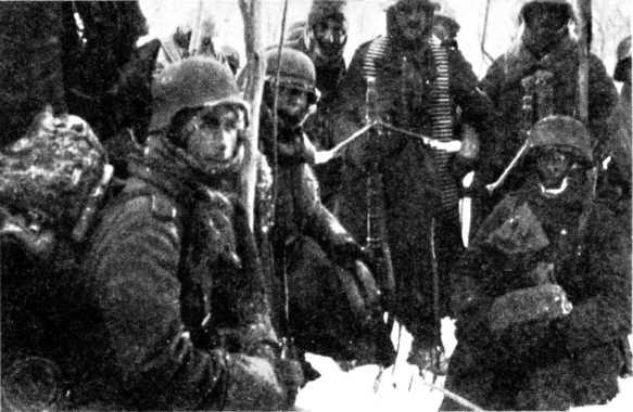 Иллюстрация к книге — Ленинградский &quot;Блицкриг&quot;. На основе военных дневников высших офицеров вермахта генерал-фельдмаршала Вильгельма Риттера фон Лееба и генерал-полковника Франца Гальдера. 1941-1942 [i_039.jpg]