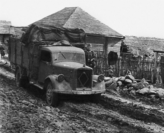 Автонашествие на СССР. Трофейные и лендлизовские автомобили Автонашествие на СССР. Трофейные и лендлизовские автомобили