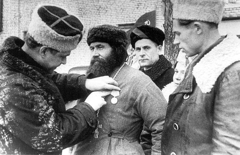 Иллюстрация к книге — Гид по истории России. Герои Великой Отечественной [_24.jpg]