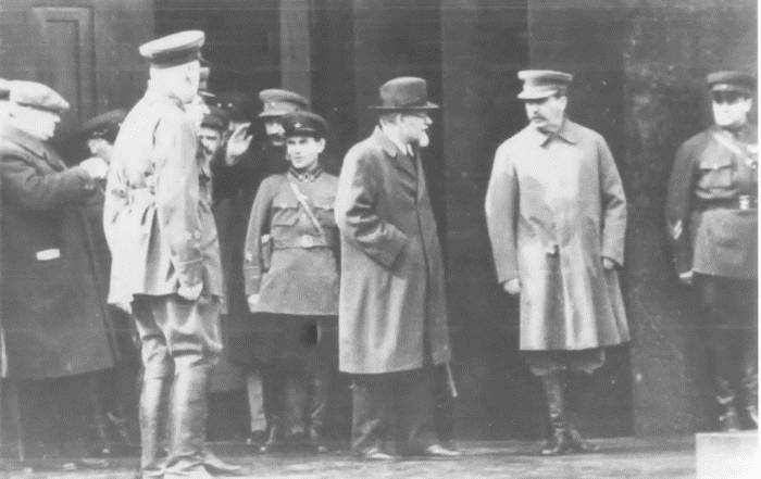 Иллюстрация к книге — &quot;Сталинский питомец&quot; - Николай Ежов [i_012.jpg]