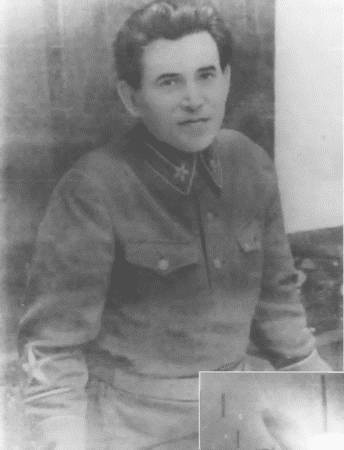 Иллюстрация к книге — &quot;Сталинский питомец&quot; - Николай Ежов [i_013.jpg]