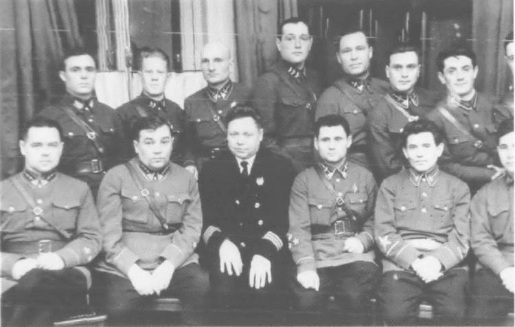 Иллюстрация к книге — &quot;Сталинский питомец&quot; - Николай Ежов [i_017.jpg]