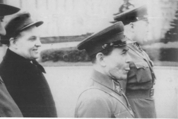 Иллюстрация к книге — &quot;Сталинский питомец&quot; - Николай Ежов [i_032.jpg]