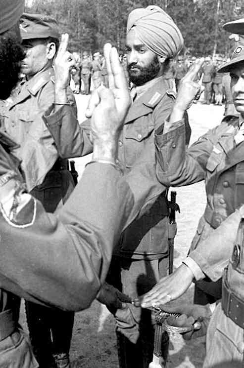 Иллюстрация к книге — 4-й рейх, или Грядущая раса Полой земли [i_033.jpg]