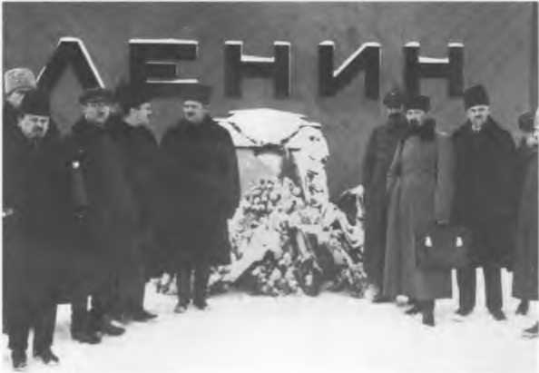 Иллюстрация к книге — Кто Вы, &quot;Железный Феликс&quot;? [image26.jpg]