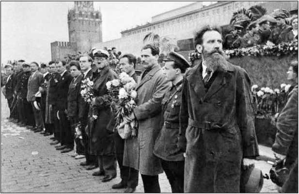 Иллюстрация к книге — Главная тайна горлана-главаря. Ушедший сам [i_010.jpg]