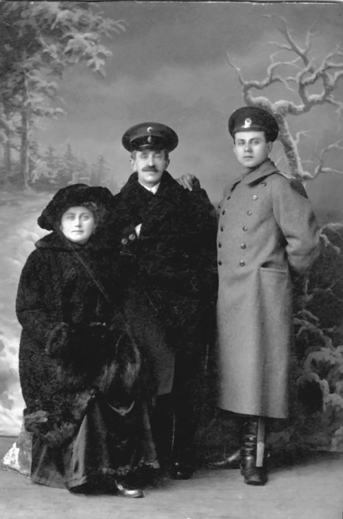 Иллюстрация к книге — Как прожить не меньше 100 лет. Советы легендарного отечественного врача [i_003.jpg]