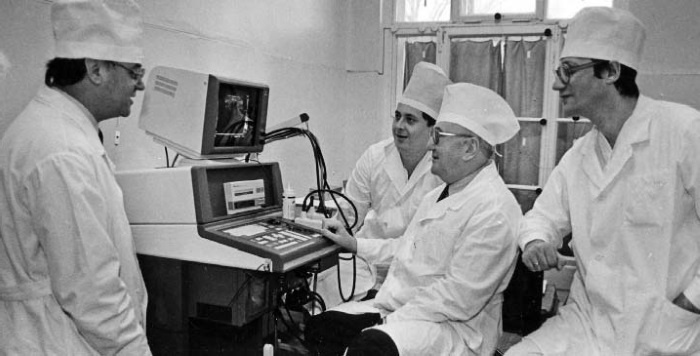 Иллюстрация к книге — Как прожить не меньше 100 лет. Советы легендарного отечественного врача [i_006.jpg]