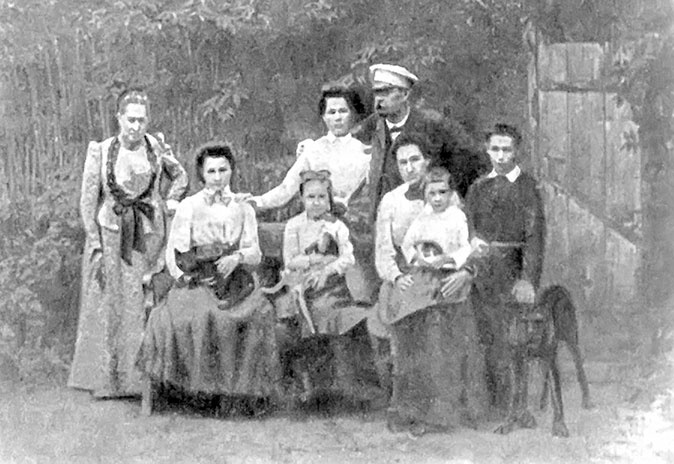Иллюстрация к книге — Марина Цветаева. Беззаконная комета [i_008.jpg]