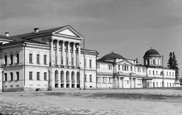 Привидения русских усадеб. И не только…