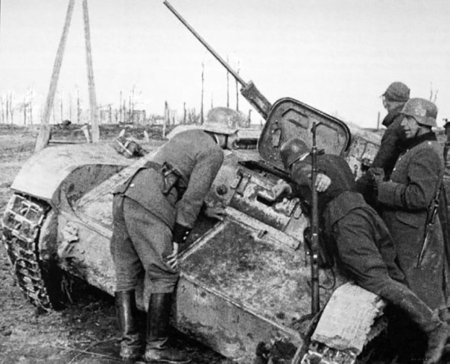 Иллюстрация к книге — Холмский ?котел?. 105 дней в полном окружении [i_057.jpg]