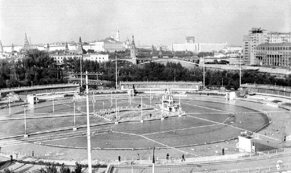 Иллюстрация к книге — Высотки сталинской Москвы. Наследие эпохи [i_007.jpg]