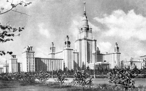 Иллюстрация к книге — Высотки сталинской Москвы. Наследие эпохи [i_169.jpg]