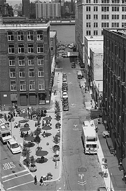 Иллюстрация к книге — Битва за города. Как изменить наши улицы. Революционные идеи в градостроении [i_022.jpg]